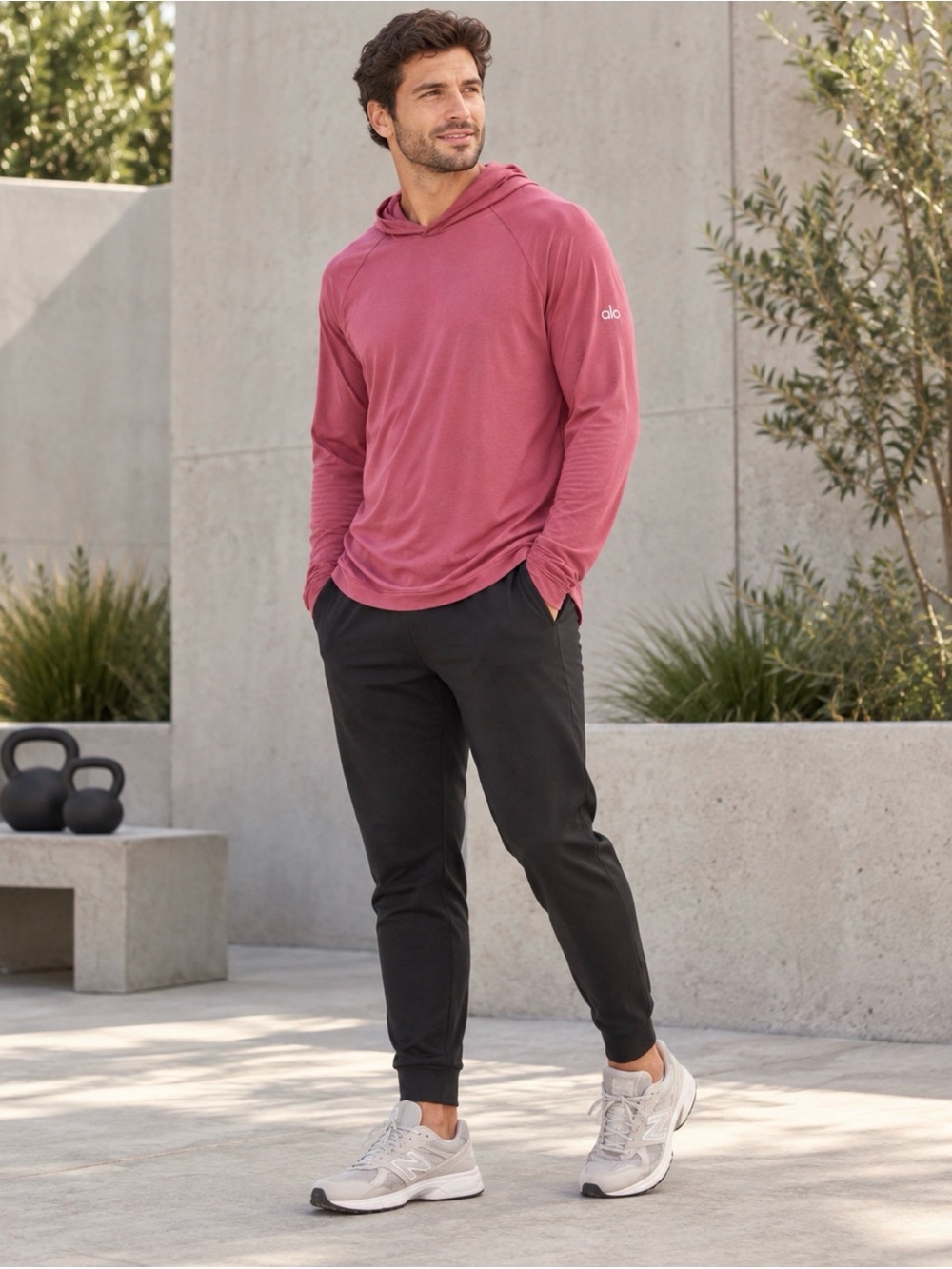 Alo Yoga Men’s Lightweight Pullover Hoodie Dusty Rose Large
